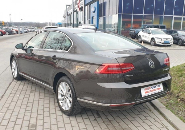 Volkswagen Passat cena 79900 przebieg: 139056, rok produkcji 2017 z Kraków małe 211